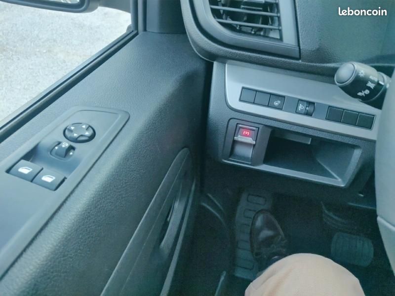 Fiat Scudo Fg XL 2.2 Diesel 180ch Cabine Approfondie Fixe Pack Premium Connect automatique (image 16)
