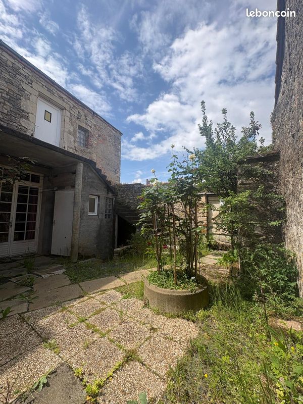 Maison 5 pièces 134 m² · à Chantonnay · 134 m² · 59 900 €