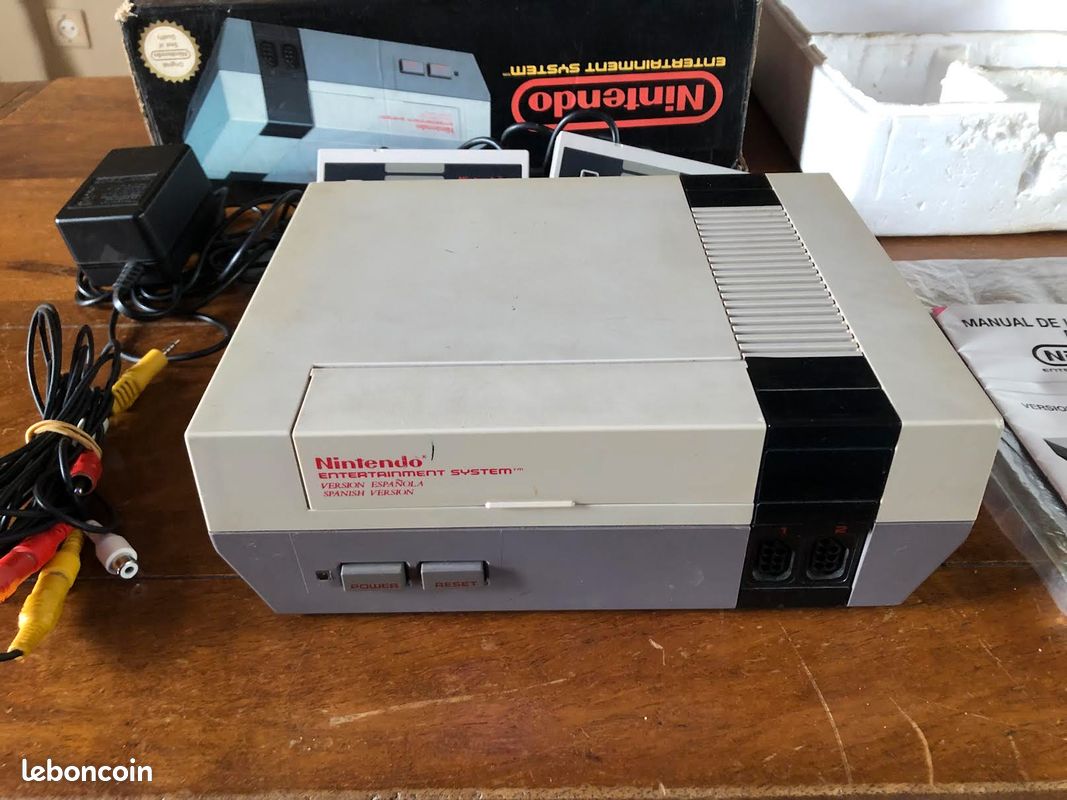 NES Nintendo Complète avec Boîte d’Origine + 2 Manettes d'origine + Cablage complet (image 1)