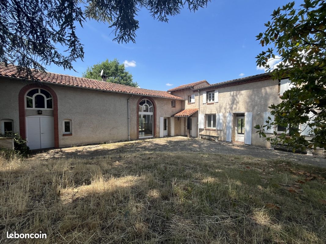 Maison 9 pièces 231 m² (image 1)