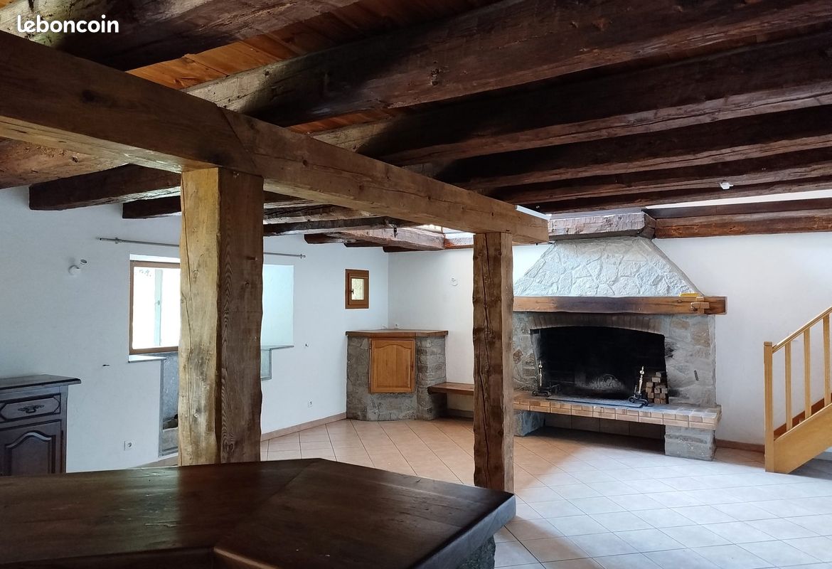 Maison 6 pièces 219 m² · à Campan · 219 m² · 1 100 €/mois
