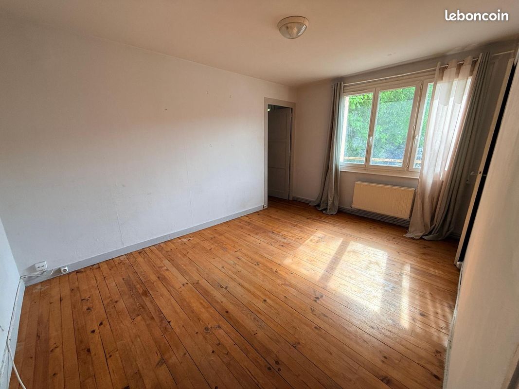 Appartement 2 pièces 41 m² · à Saint-Étienne · 41 m² · 330 €