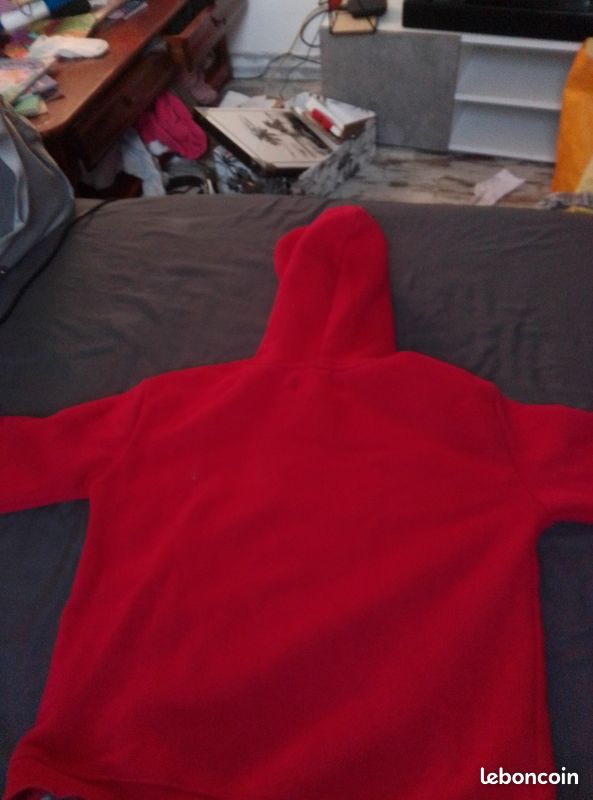 Pull rouge 10-12 ans (image 2)
