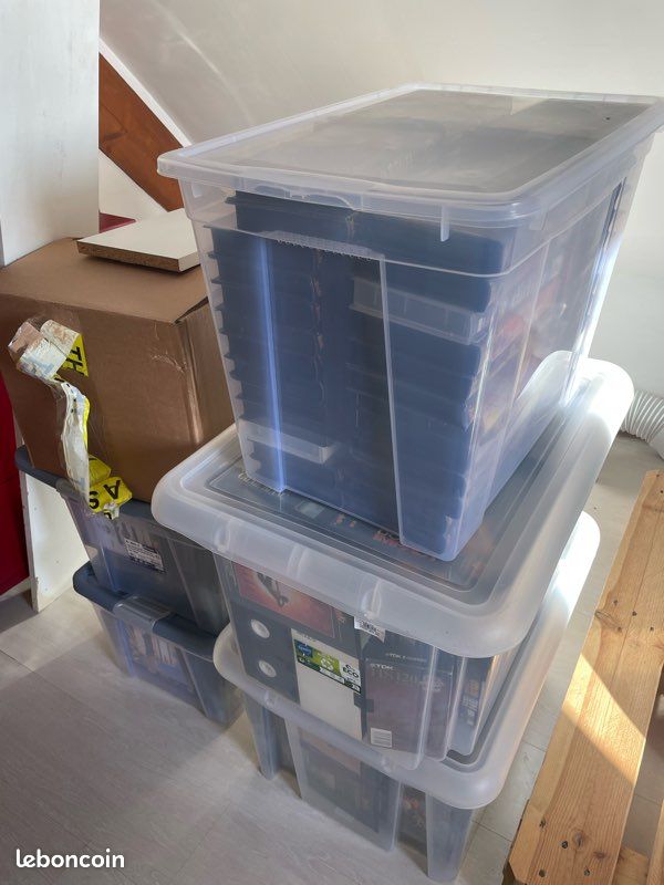 À vendre lot de 300 cassettes avec jaquettes (image 1)