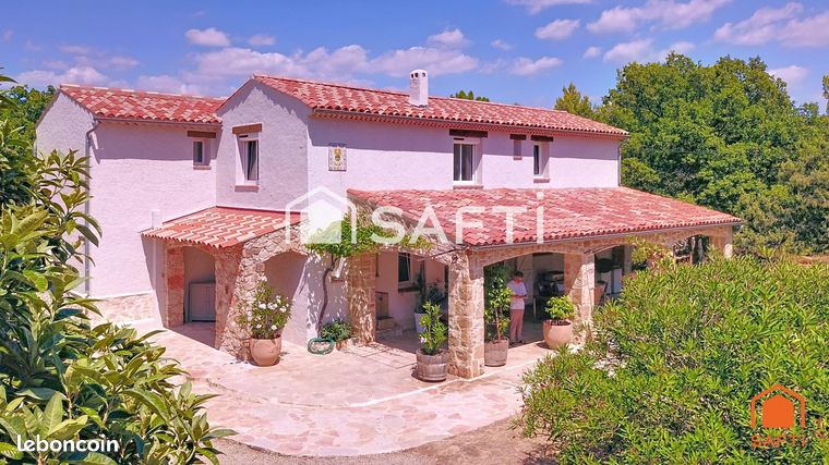 Propriété 8 pièces 190 m²