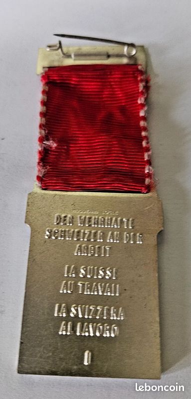 Médaille Suisse – écusson Zurich – Marche Du Mont Tendre 1977 – Huguenin Le Locle