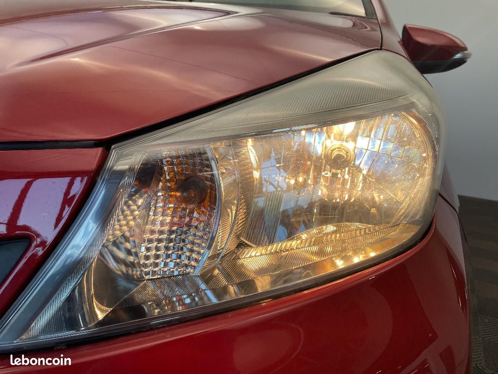 Toyota Yaris 100 VVT-i Style CVT (image 21)