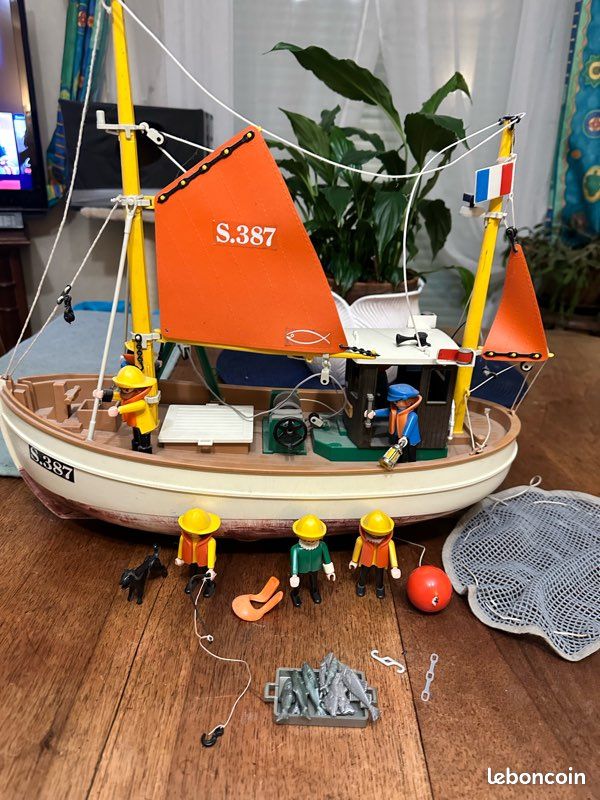 PLAYMOBIL FIGURINE ANTIQUE Capitaine De Bateau Chalutier Sussane Réf PLAYMOBIL FIGURINE ANTIQUE Capitaine De Bateau Chalutier Sussane Réf