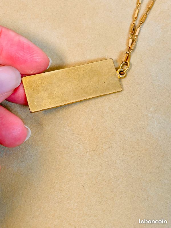 Collier Pendentif ROCHAS Vintage En Métal Doré - Occasion, Style Rétro, Couleur Dorée, Matière Métal.