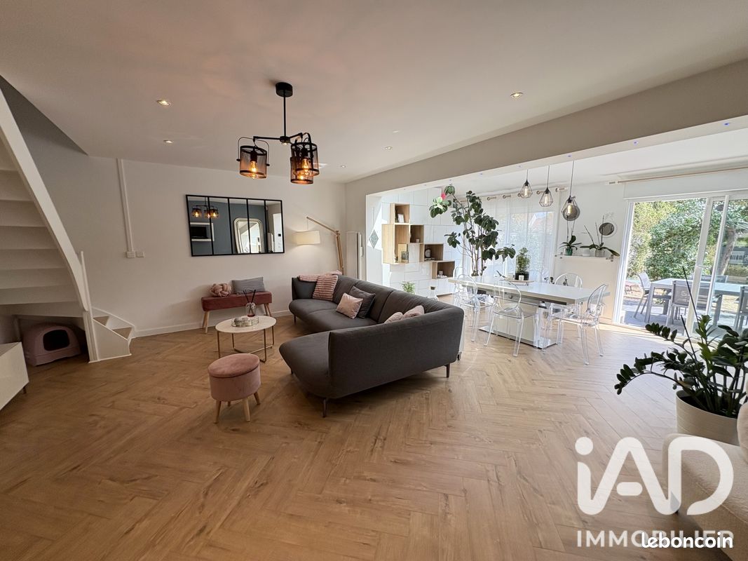 Maison 6 pièces 150 m² · à Vert-le-Grand · 150 m² · 375 000 €