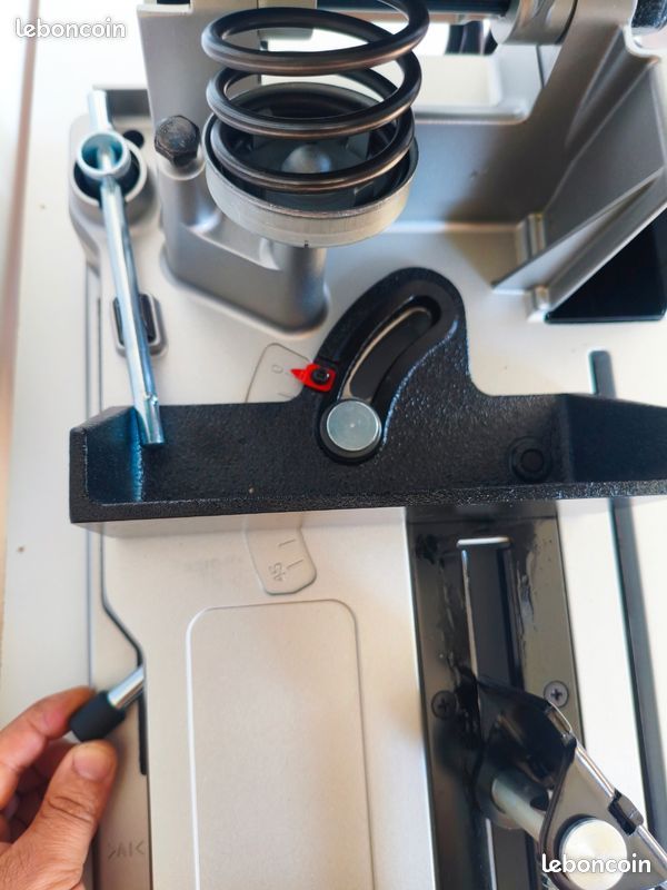 Tronçonneuse à métaux MAKITA LC1230N – 305 mm / 1750 W – Neuve (image 2)