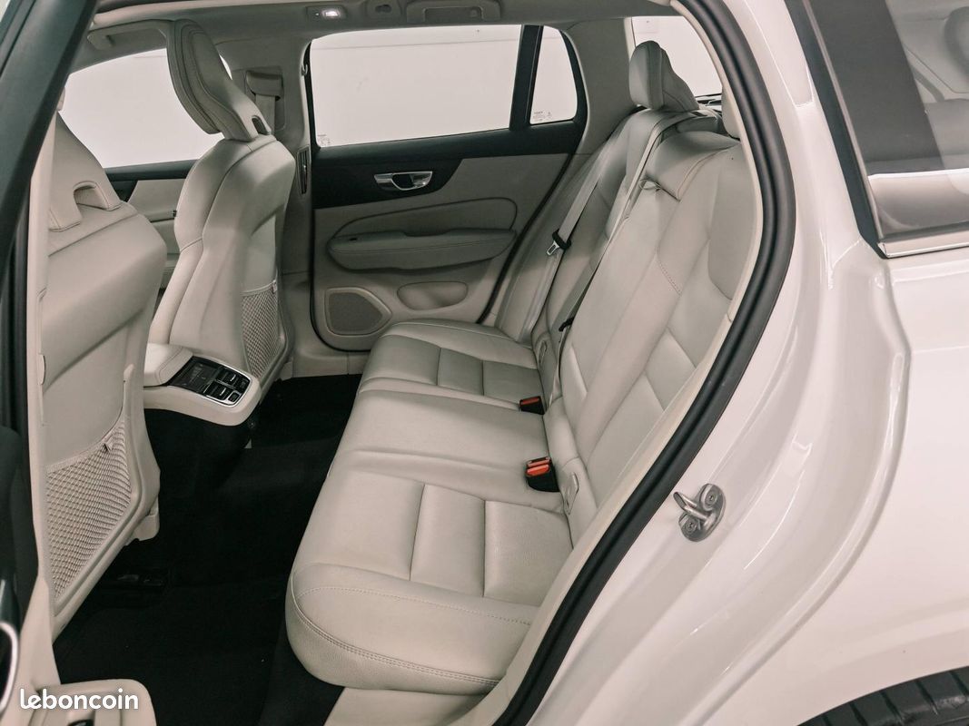 Volvo V60 B4 197ch Ultimate Style Dark Geartronic 8 (image 10)