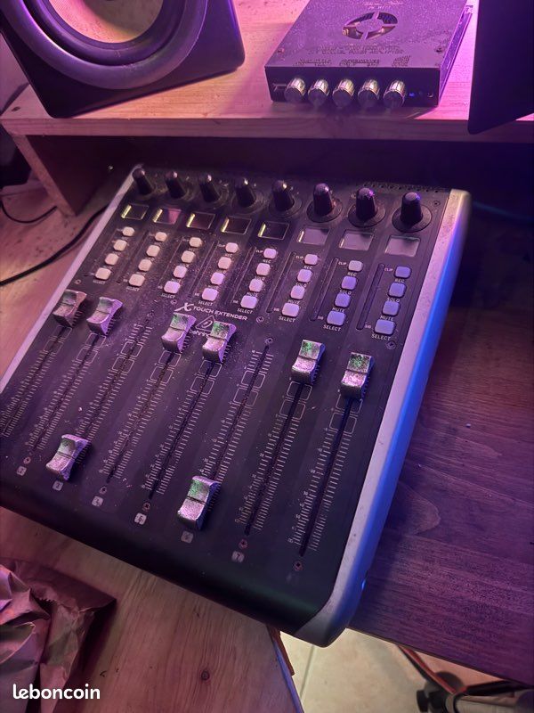 Behringer X-Touch Extender (image 1)