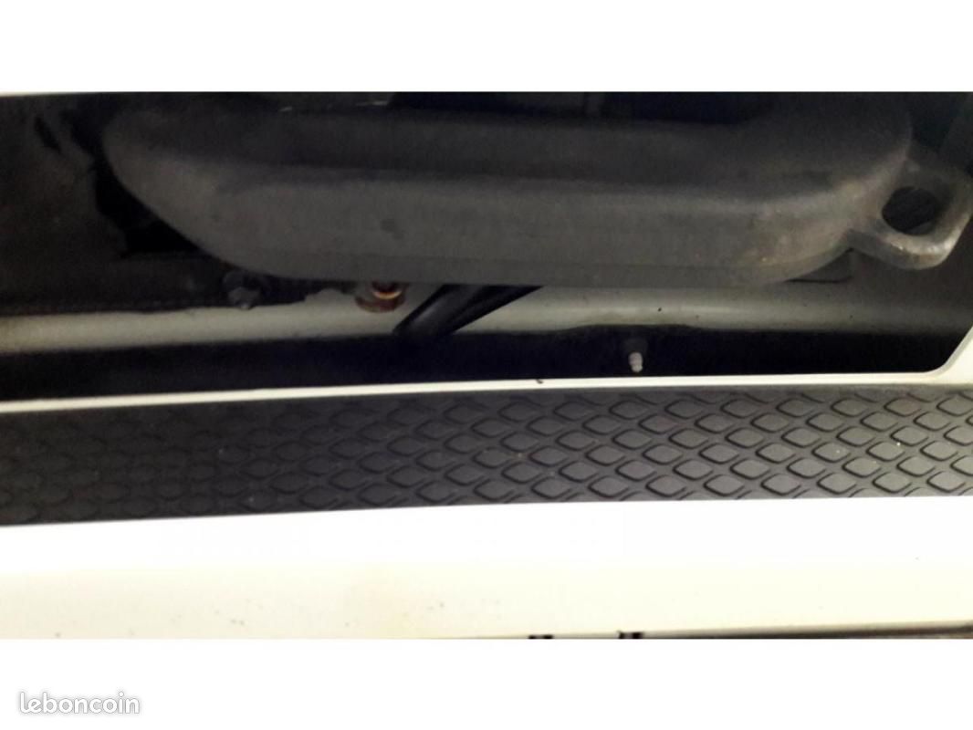 Porsche Cayenne 3.0 V6 TDI 262cv 4x4 Tiptronic Origine France + Pack Sport Chrono + Jantes 911 Tu... (image 27)