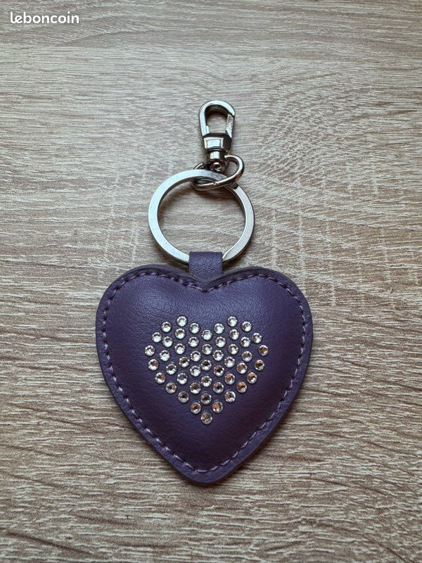 Porte-clés Disque Argenté Avec Perle Violette Et Cœur - Neuf, Détail Perlé