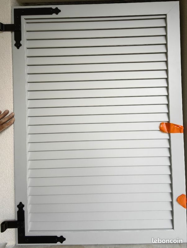 Volet battant alu persienne gris 7035 (image 1)