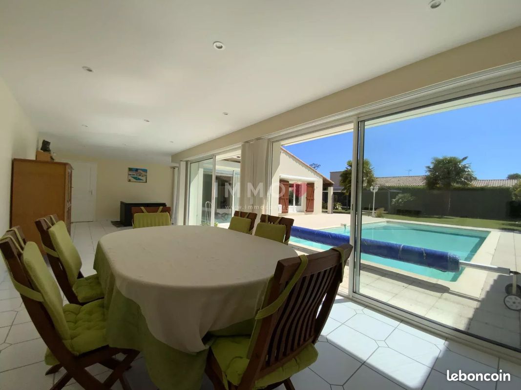 Maison 10 pièces 260 m² · à Médis · 260 m² · 548 000 €