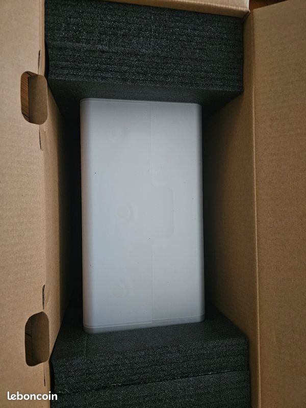 EGPU Razer Core X - Mercury gris clair - Thunderbolt 3 (image 2)
