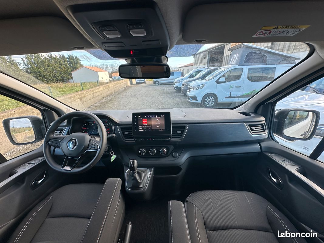 Van aménagé 4 places avec toit relevable – Renault Trafic – NEUF - prêt à voyager (image 5)