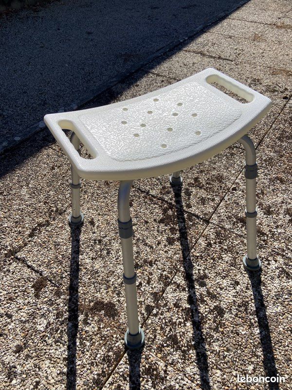 Tabouret médical (image 1)