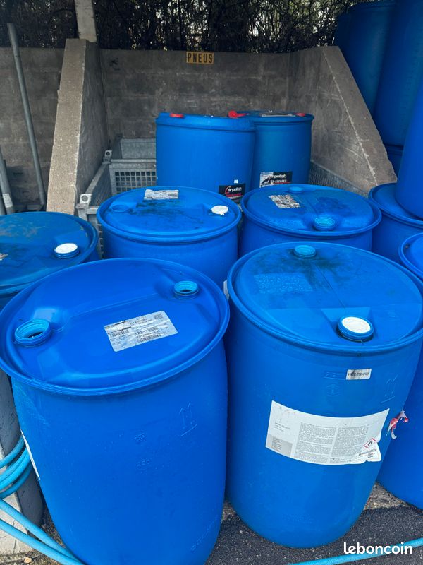 Bidon fut 200L (image 1)