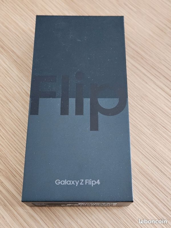 Samsung Galaxy Z Flip 4 5G NEUF JAMAIS OUVERT (image 2)