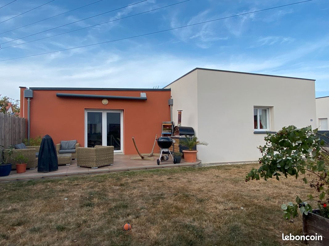 Maison 4 pièces 90 m² · à Sainte-Pazanne · 90 m² · 1 090 €