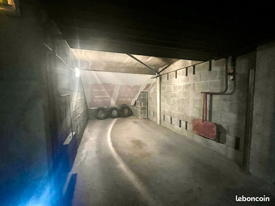 Parking 1 pièce · à Tours · 120 €/mois