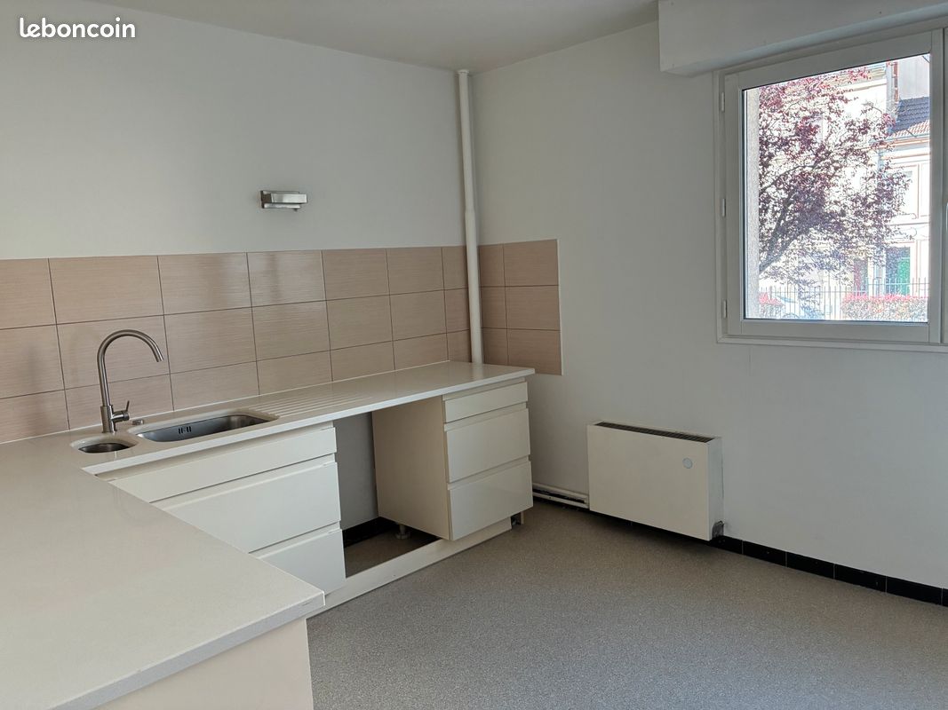 Appartement 3 pièces 72 m² · à Reims · 72,3 m² · 990 €
