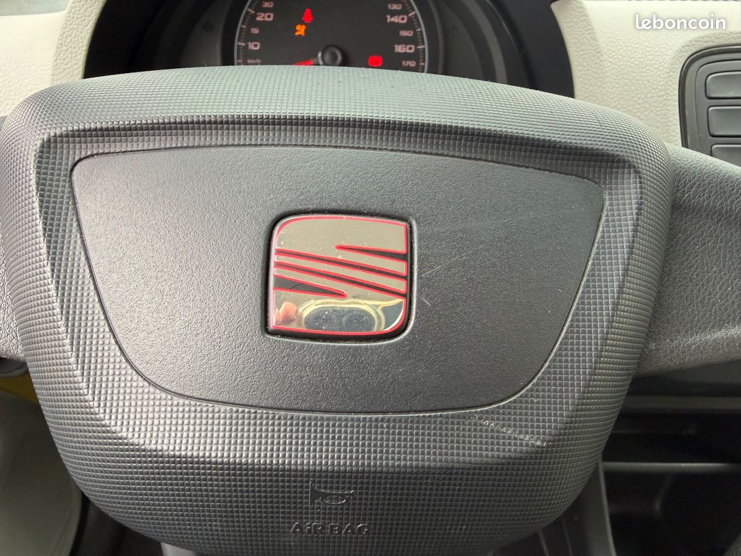 Seat mii 1.0 75 ch style - 1ere main - climatisation - entretien complet - vitres electriques - lecteur cd - (image 23)