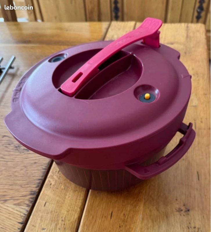Micro minute Tupperware - Arts de la table