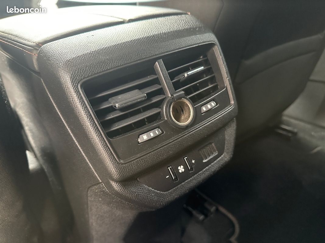 PEUGEOT 5008 PureTech 130ch SS EAT8 Active (image 31)