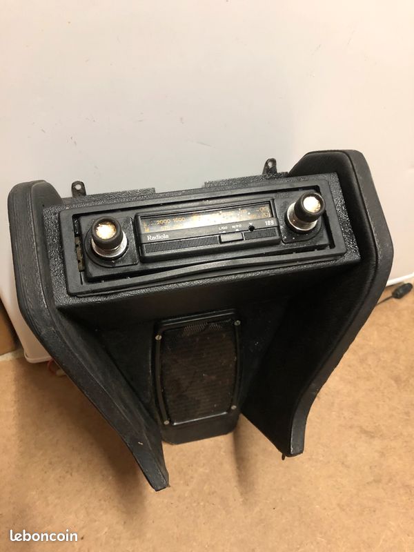 Console centrale autoradio voitures ancienne skai noir avec autoradio (image 1)