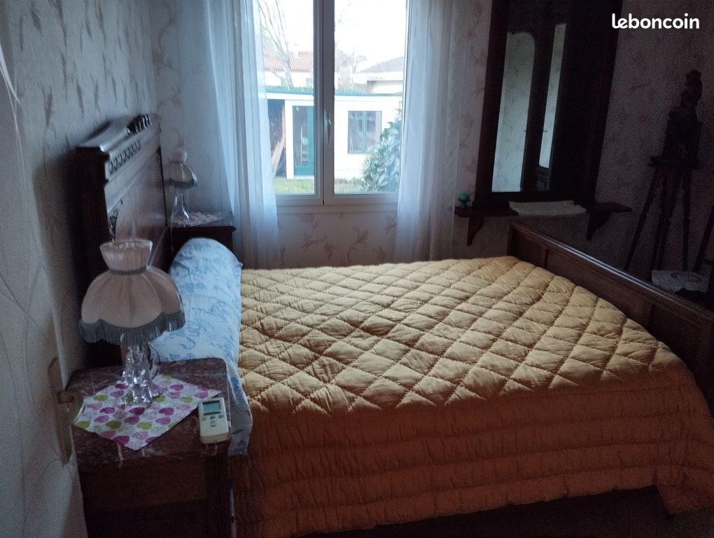 Chambre vintage en noyer (image 4)