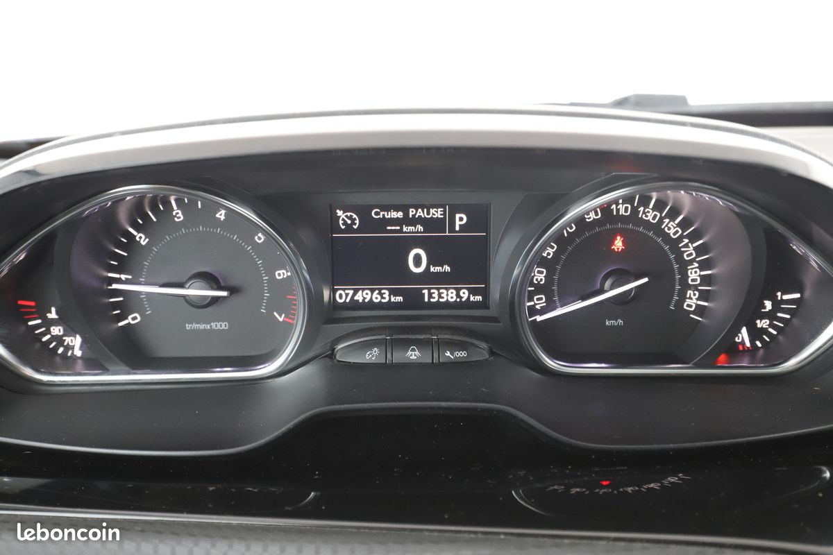 Peugeot 2008 1.2 PureTech Allure EAT6 110 ch (image 16)