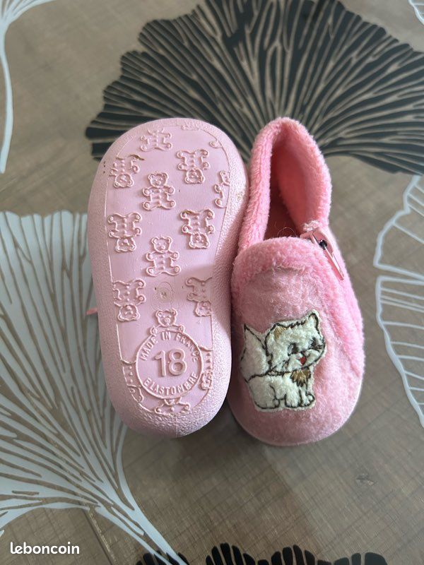 Chaussons taille 18 in extenso (image 1)