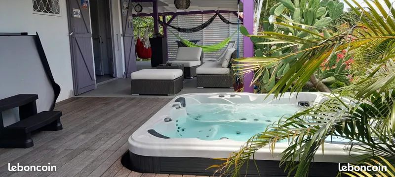 Maison 5 pièces 75 m² · à Saint-François · 75 m² · 430 000 €