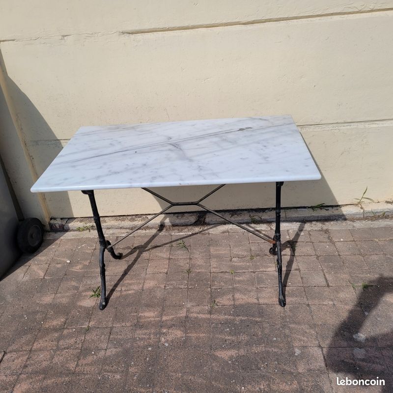 A vendre table dessus marbre pied fer forge (image 3)
