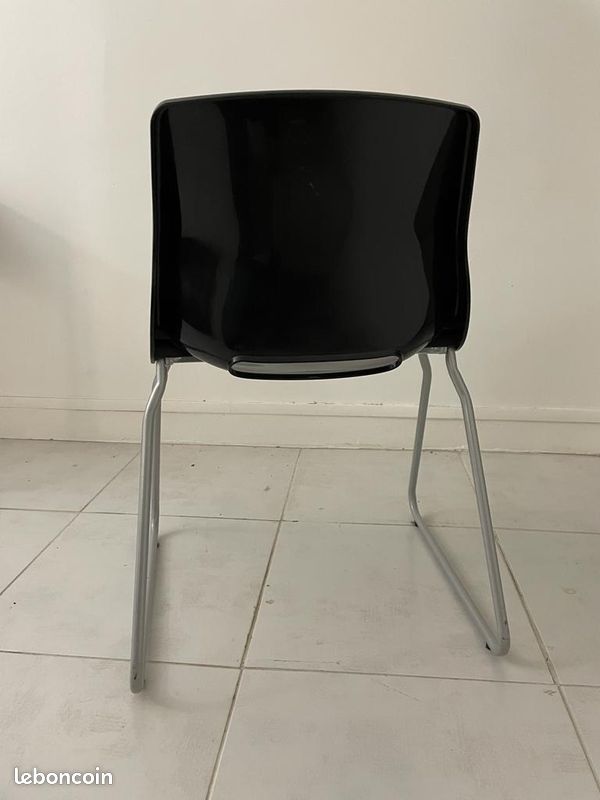 Chaise de bureau noire (image 2)
