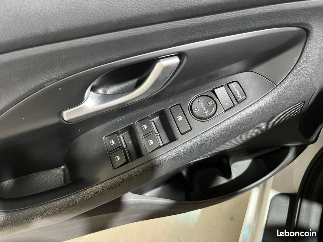 HYUNDAI i30 1.0 T-GDi 120 BVM6 Edition #1 CAMERA DE RECUL - KEYLESS - ENTRETIEN HYUNDAI (image 14)