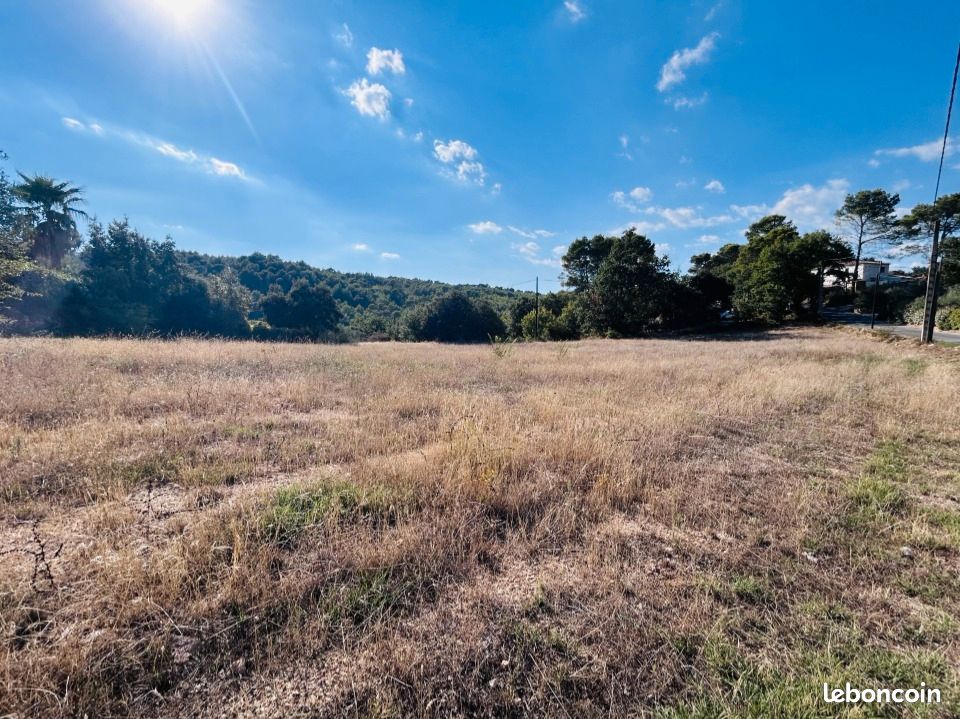 Terrain 1350 m² · à Flayosc · 145 000 €
