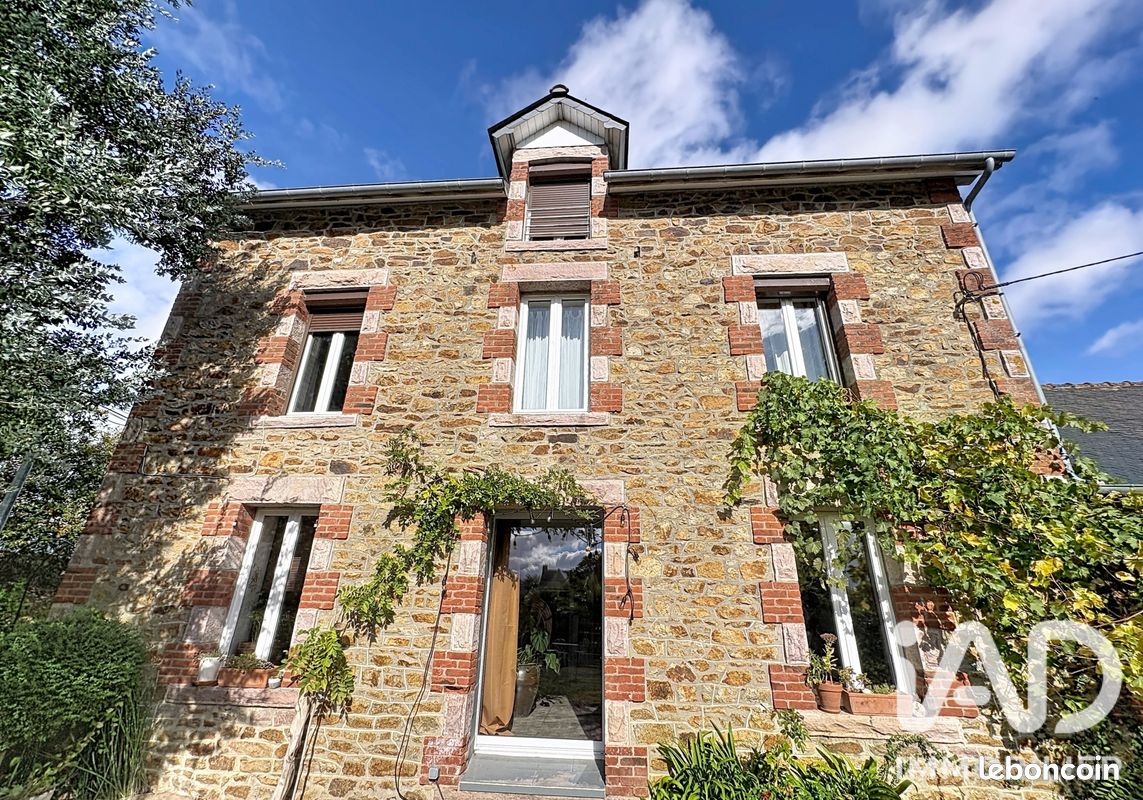 Maison 6 pièces 166 m² · à Hénanbihen · 166 m² · 395 000 €