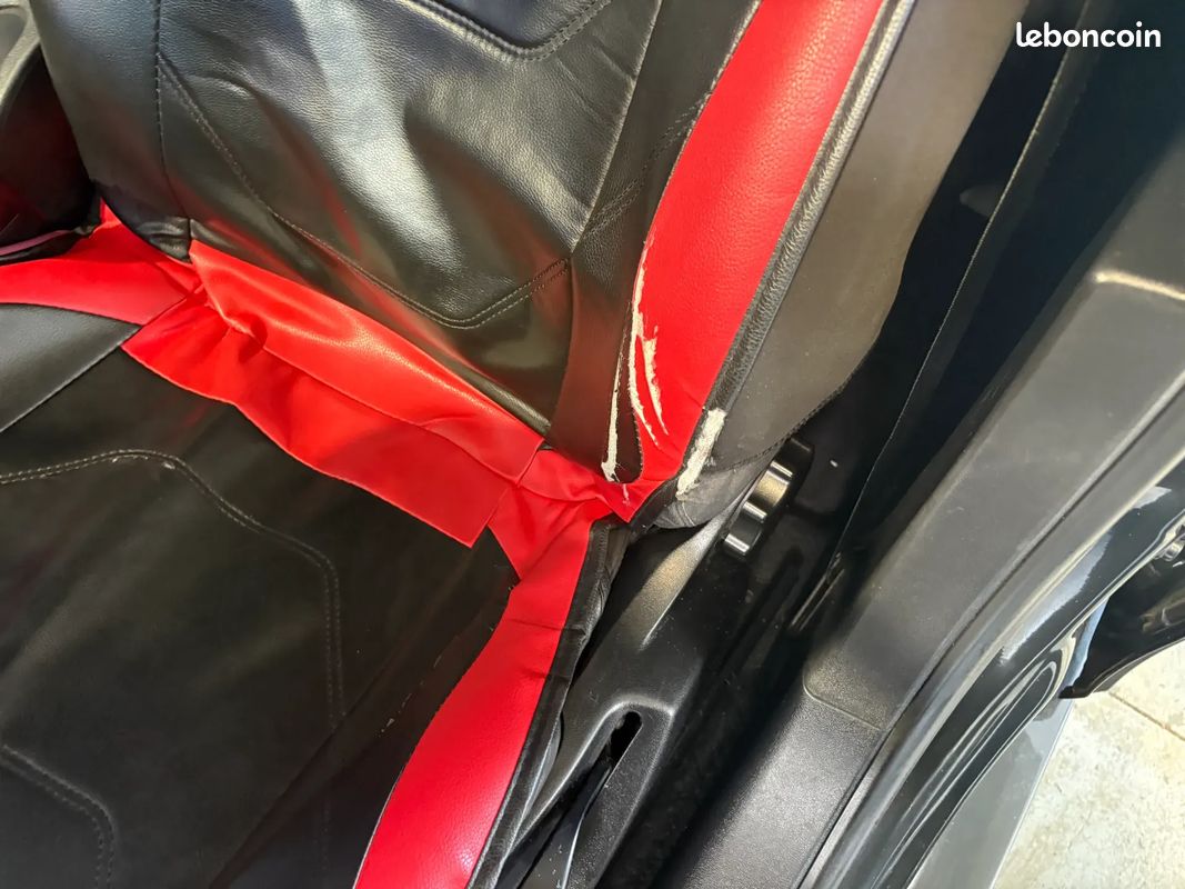 SEAT Leon 1.6 D 105ch Style - 2012 - 171 500 km - CarPlay - Faible km (image 37)