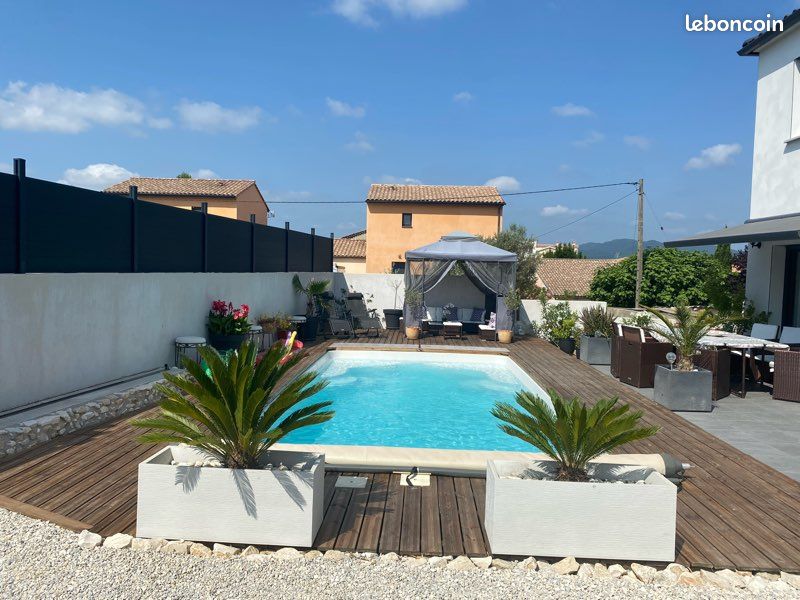 Location piscine et extérieur (image 2)