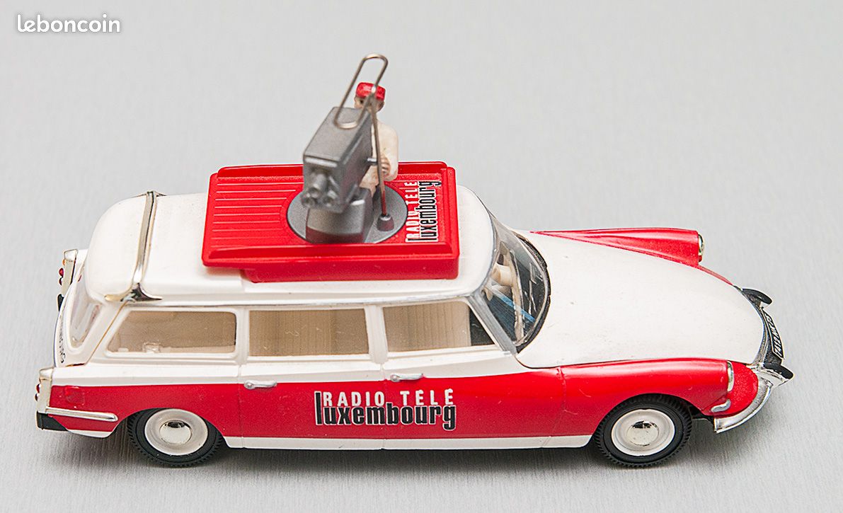 Miniature Voiture Dan Toys Citroën ID 19 RTL Break – 1/43 – Rouge – Édition Limitée Dan-056