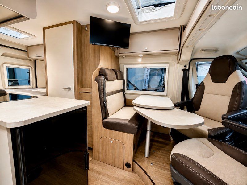 HYMER CARADO CVE 600 | LIT XXL | SOUTE XXL | Attelage | Panneau Solaire | Caméra | GPS | Smart TV | Apple CarPlay / Android Auto | Garantie 12 Mois | Fourgon Aménagé / Camping-Car (image 2)