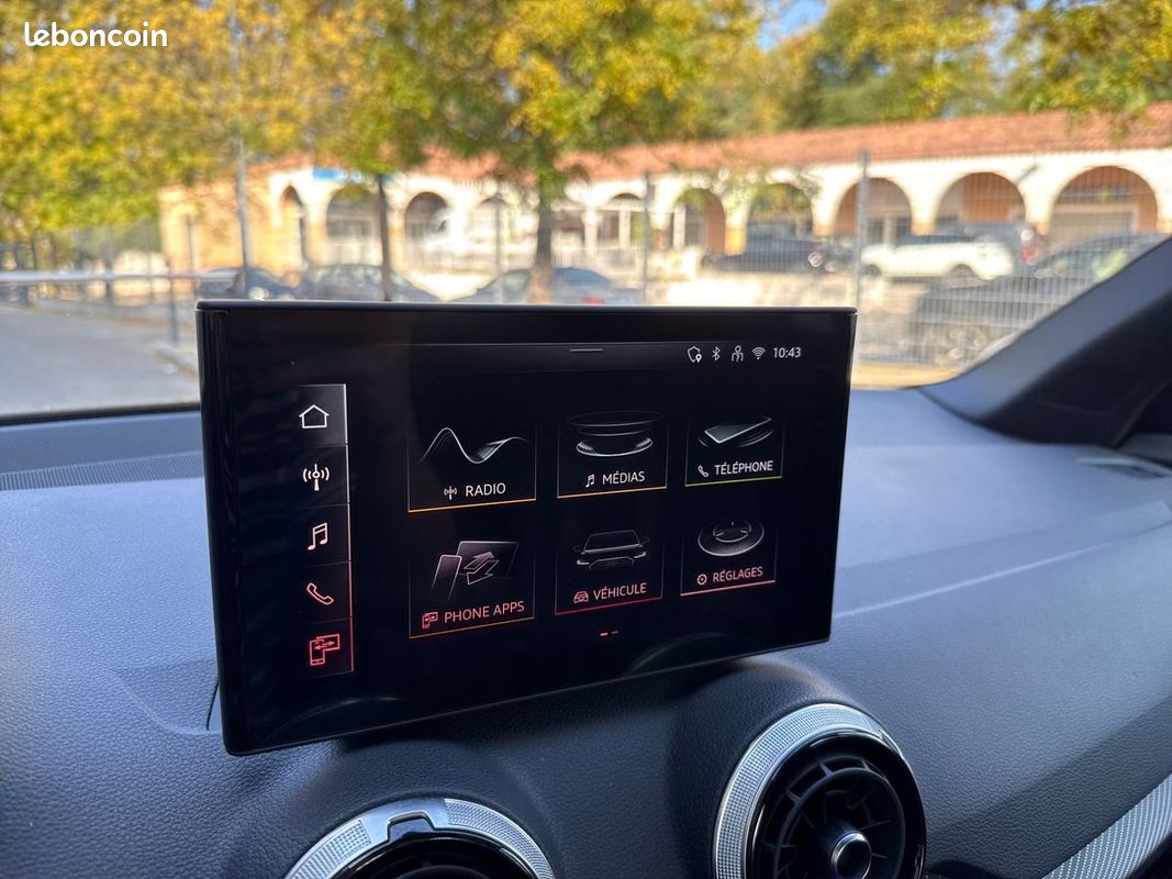 AUDI Q2 35 TFSI 150 S tronic 7 S line (image 17)