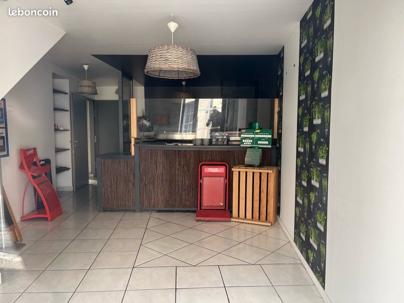 Local commercial 3 pièces 34 m² · à Magné · 33,6 m² · 30 000 €