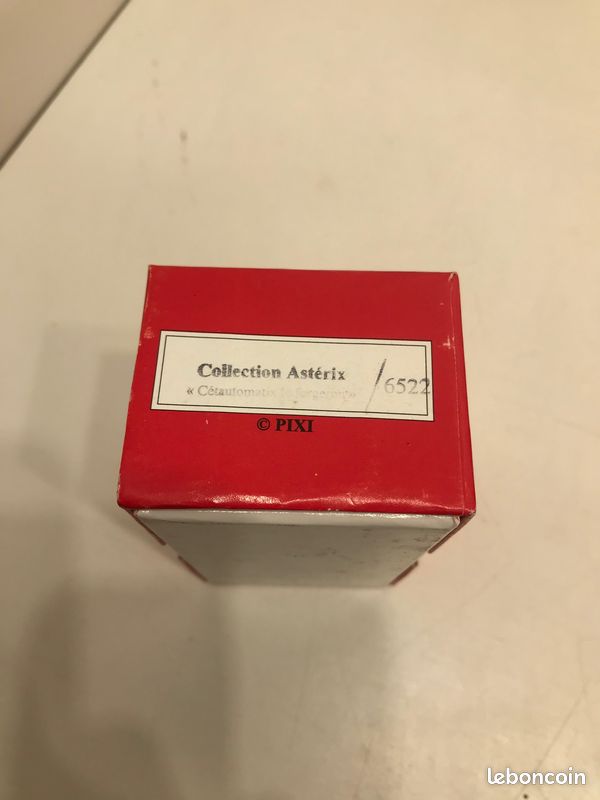 Pixi-beeldje Asterix 2347 - Cétautomatix et le Vase (Hoefnix met vaas