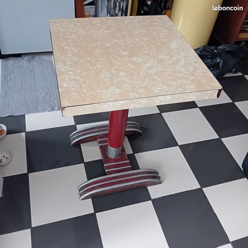 Table de bistrot (image 1)